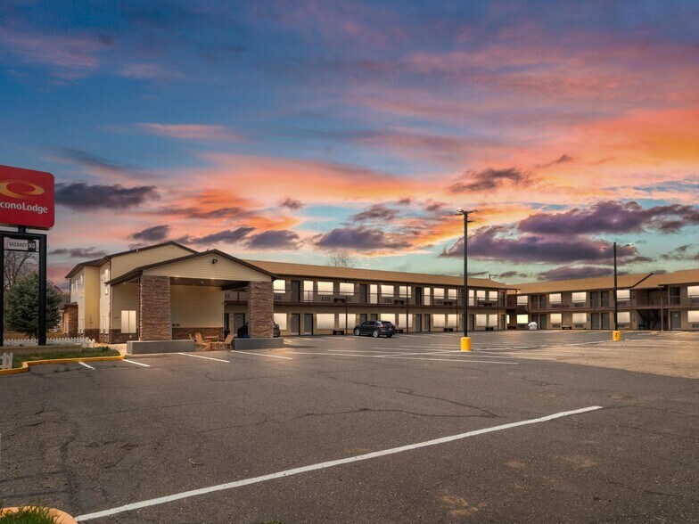 More Photos Of 175 E Center St, Panguitch Hotel For Sale