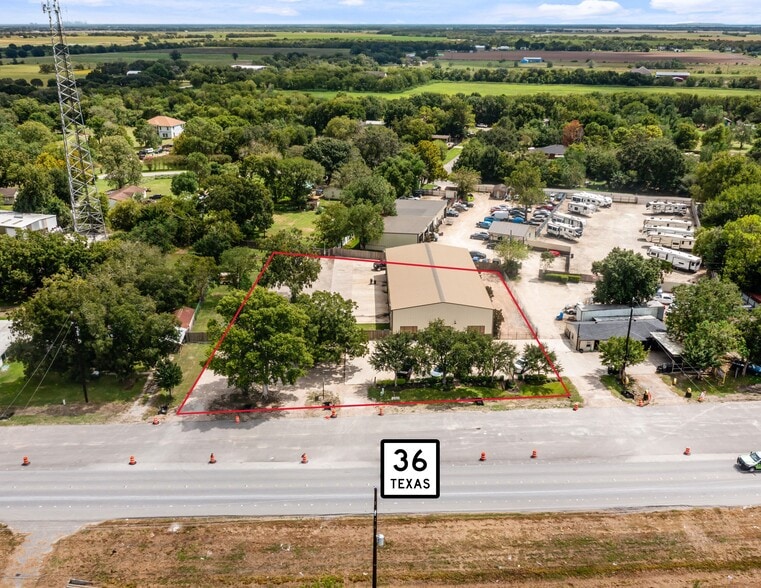 More Photos Of 6927 Highway 36 S, Rosenberg Office For Lease
