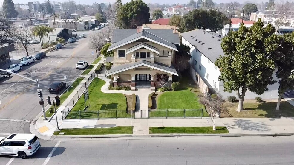 More Photos Of 1701 F St, Bakersfield Office For Sale