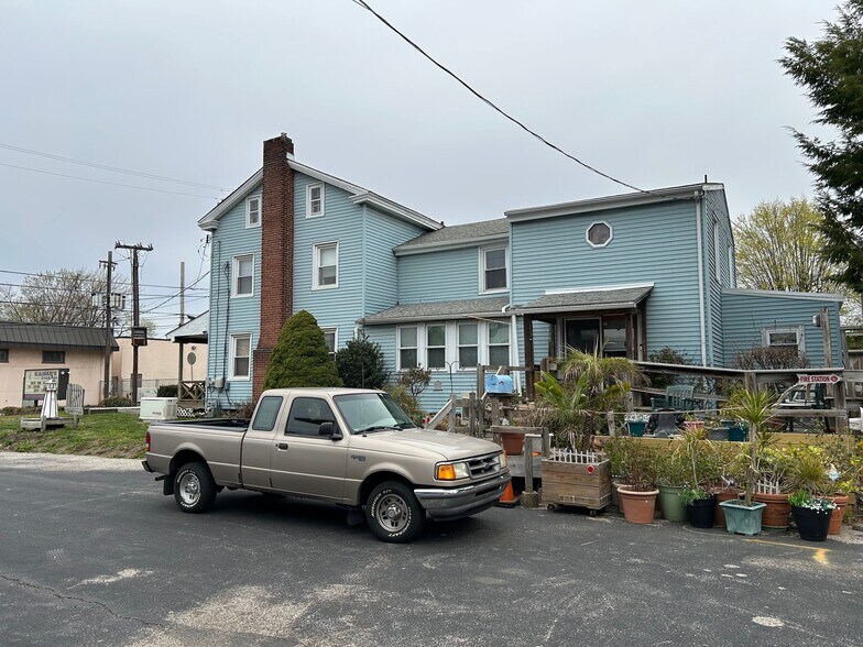 More Photos Of 311-315 Oak Ln, Glenolden Self Storage For Sale