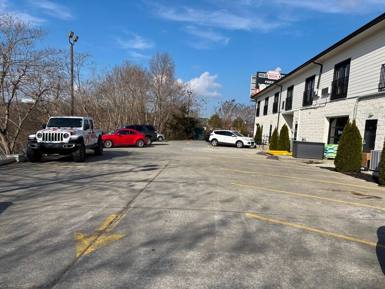 More Photos Of 2040 Winfield Dunn Pky, Sevierville General Retail For Sale