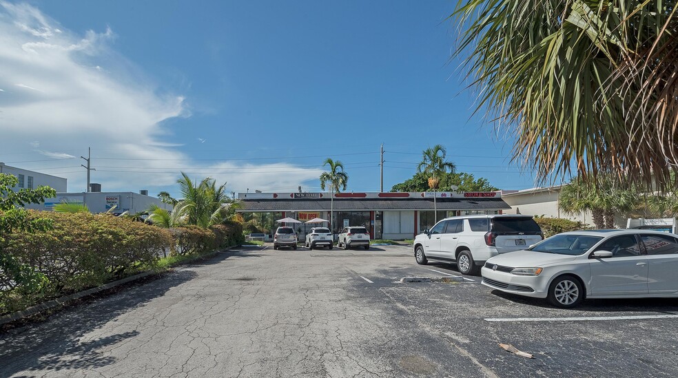 More Photos Of 690-700 E Mcnab Rd, Pompano Beach Freestanding For Sale