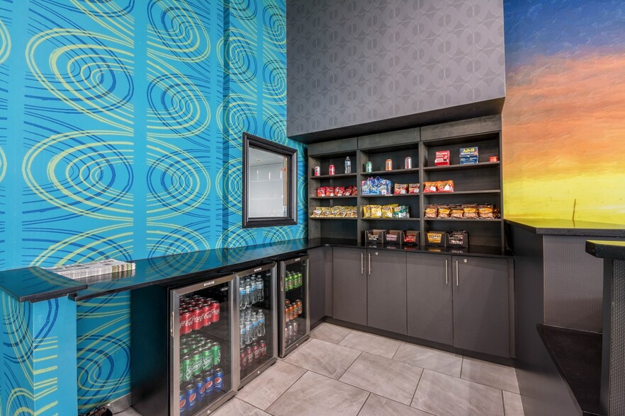 More Photos Of 2001 E Reno Ave, Oklahoma City Hotel For Sale