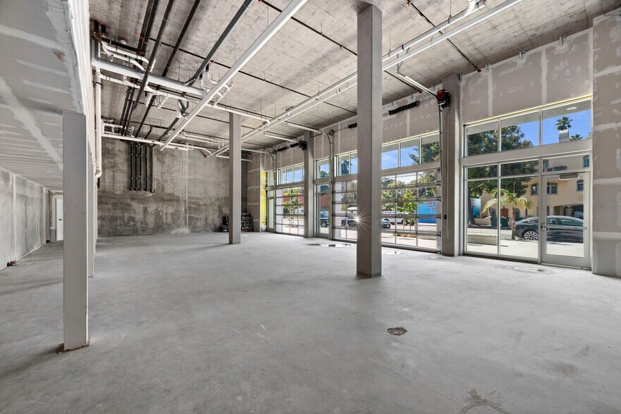 More Photos Of 160 S Ventura Ave, Ventura Apartments For Lease