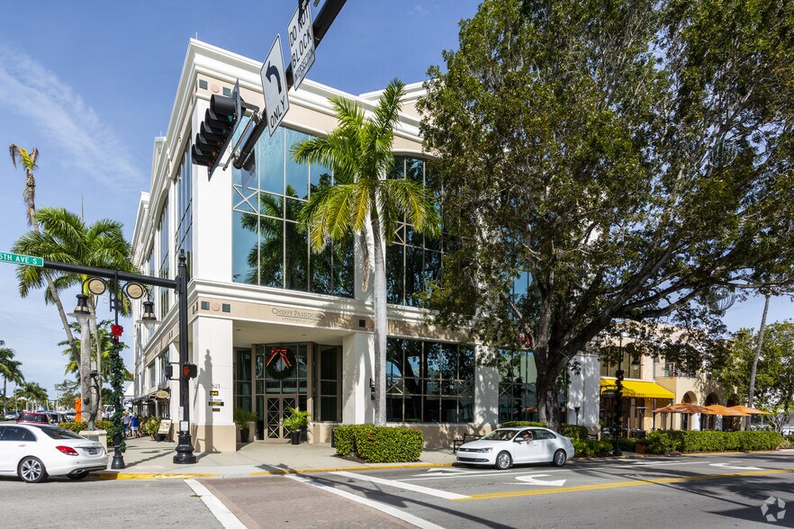 More Photos Of 821 5th Ave S, Naples Office For Lease