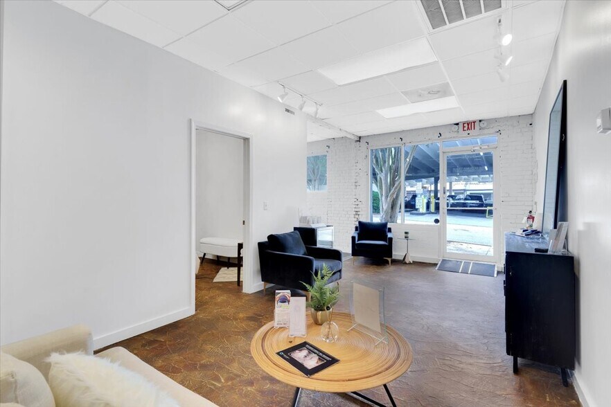 More Photos Of 205 N Laurens St, Greenville Loft Creative Space For Lease