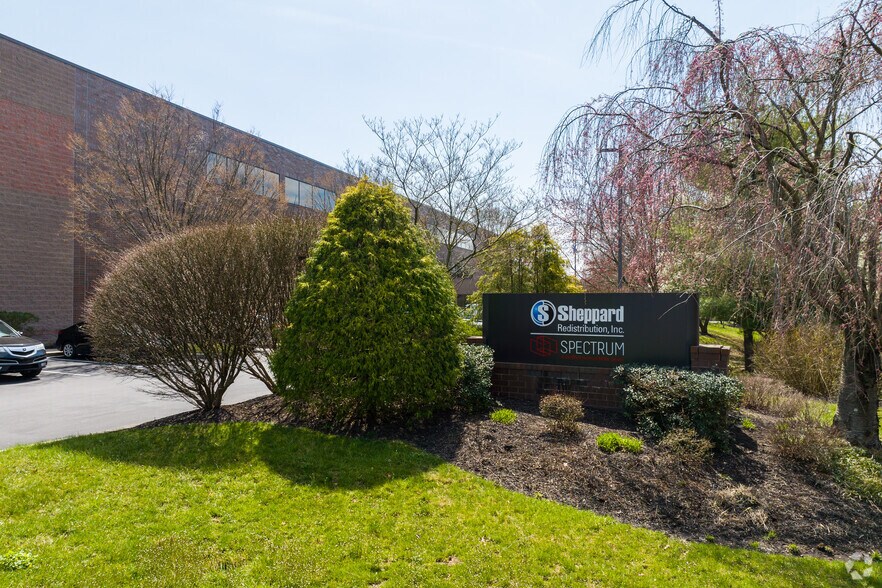 More Photos Of 1122 Longford Rd, Oaks Warehouse For Lease