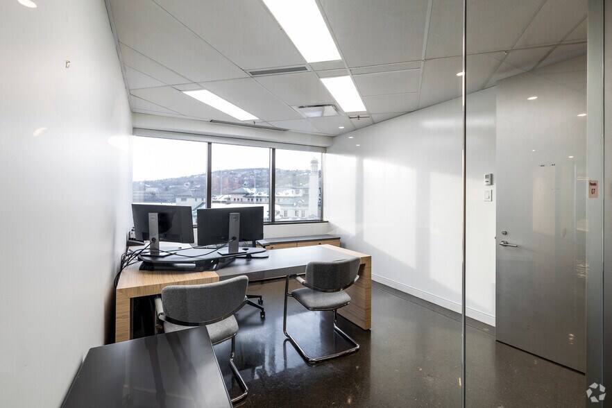 More Photos Of 3400 Boul De Maisonneuve O, Montréal Unknown For Lease