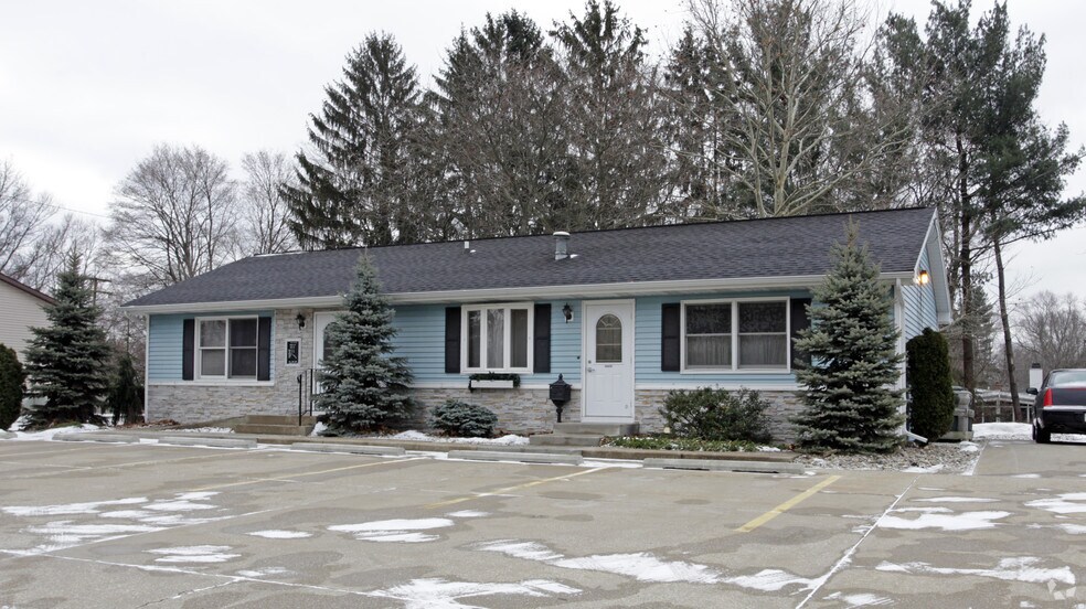 Primary Photo Of 1731 E Bristol St, Elkhart Medical For Sale
