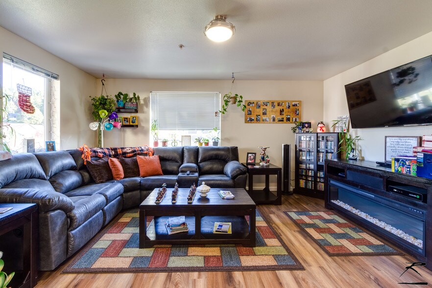 More Photos Of 305-335 Union St, Arcata Apartments For Sale