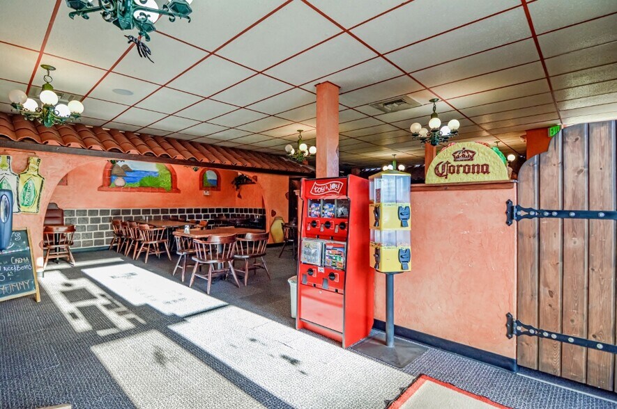 More Photos Of 819 Main St, Caldwell Restaurant For Sale