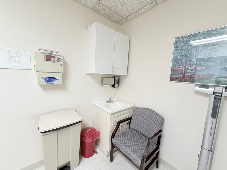 More Photos Of 1200 E Putnam Ave, Riverside Office For Lease