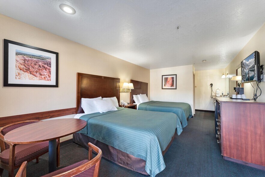 More Photos Of 260 W Main St, Vernal Hotel For Sale