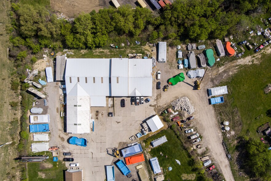 More Photos Of 3090 W Cook Rd, Grand Blanc Showroom For Sale