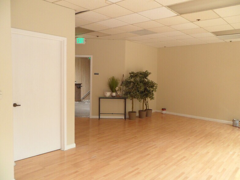 More Photos Of 102 Persian Dr, Sunnyvale Office For Lease