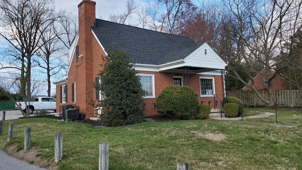 More Photos Of 8 E Seminary Ave, Lutherville Timonium Medical For Lease