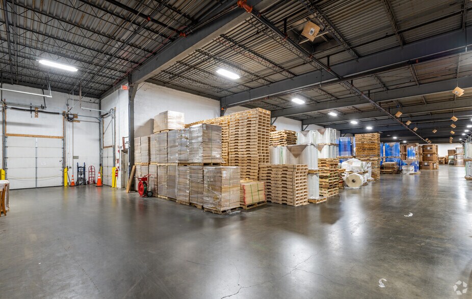 More Photos Of 111 Milk St, Westborough Warehouse For Lease