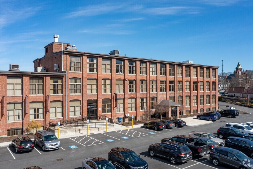 More Photos Of 2 Dundee Park Dr, Andover Office For Lease