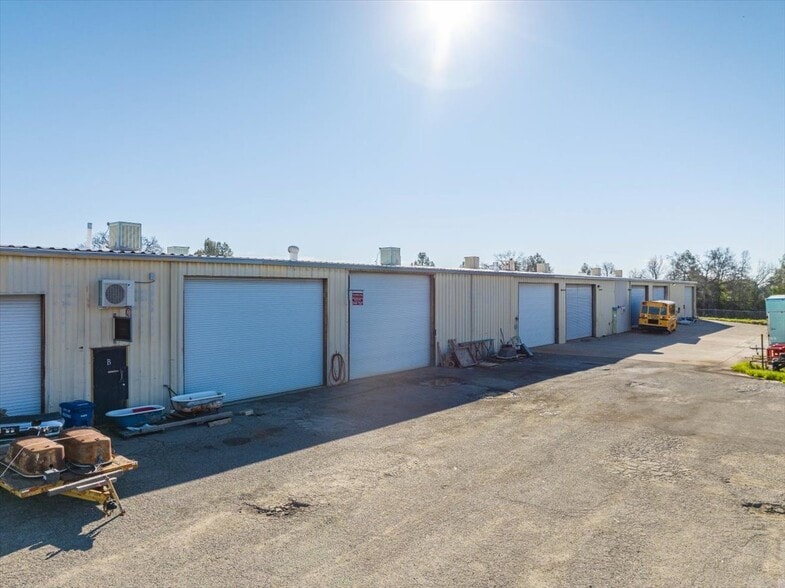 More Photos Of 4311 Caterpillar Rd, Redding Manufacturing For Sale