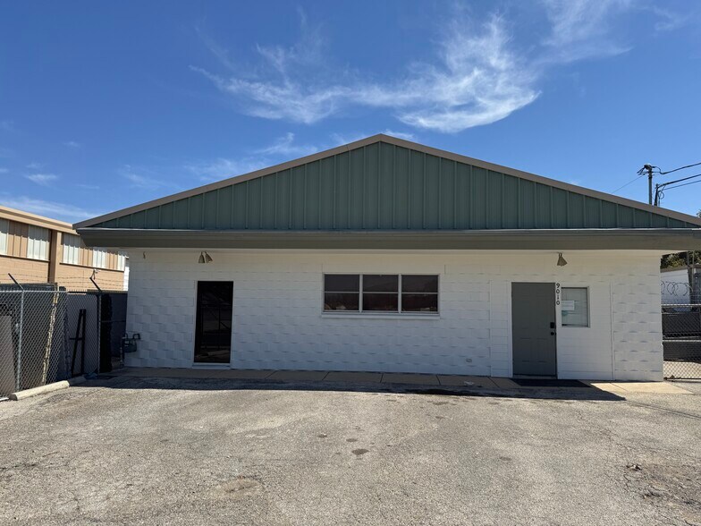 Primary Photo Of 9010 Aero St, San Antonio Light Manufacturing For Sale
