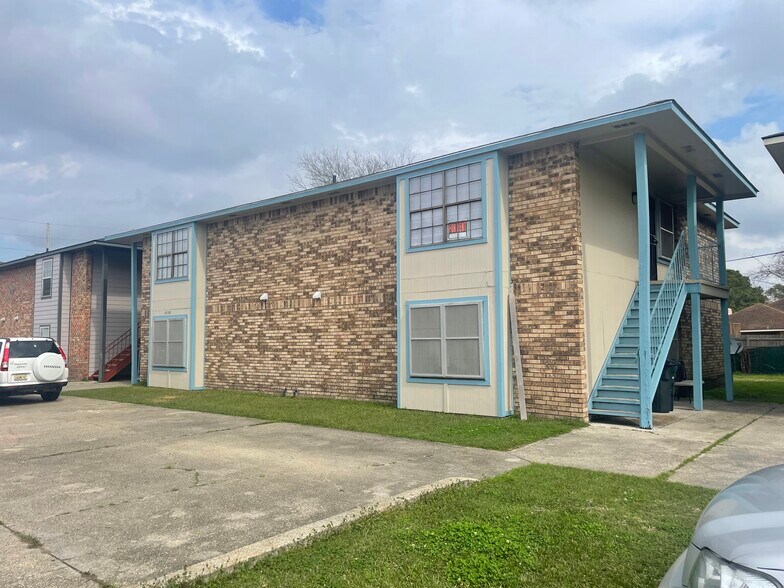 More Photos Of 8521 Rush Ave, Baton Rouge Apartments For Sale