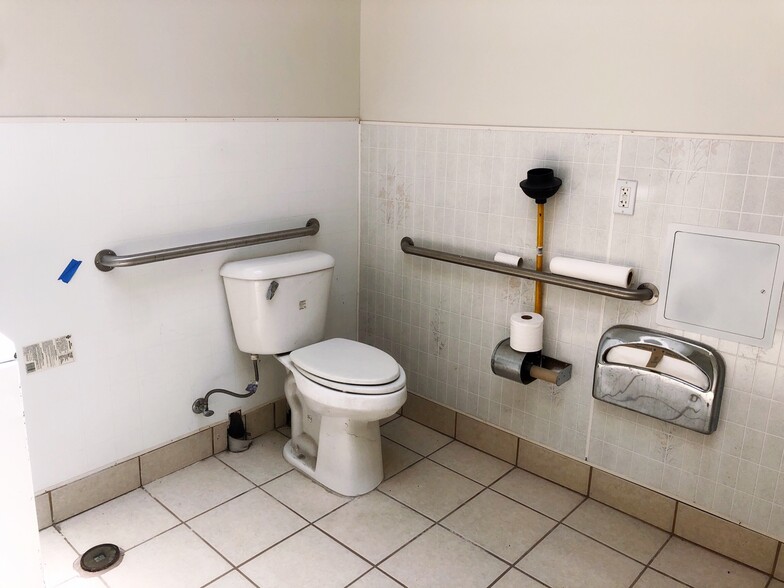 More Photos Of 5230 E 12th St, Oakland Warehouse For Sale