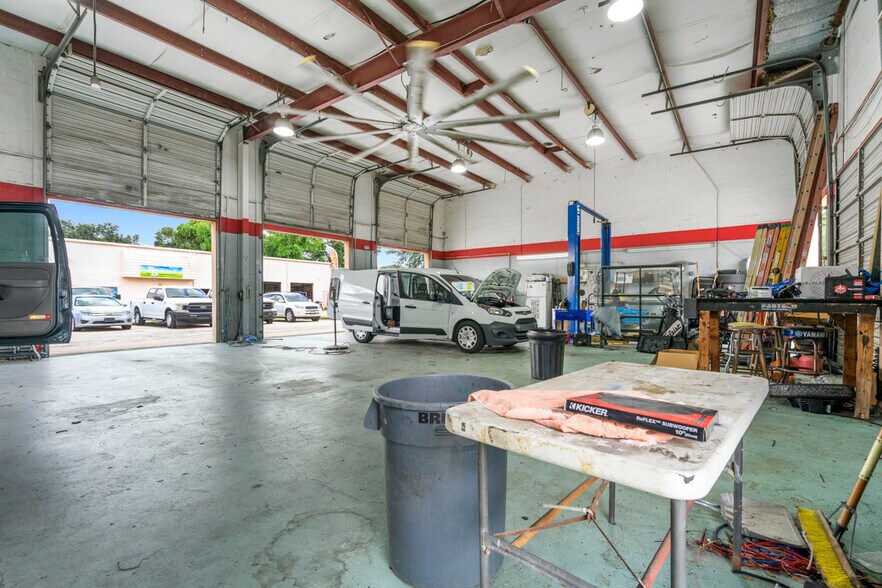 More Photos Of 4145 Fowler St, Fort Myers Auto Repair For Sale