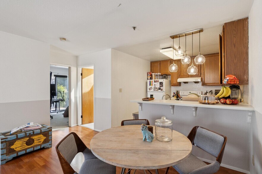 More Photos Of 459 Stow Ave, Oakland Apartments For Sale