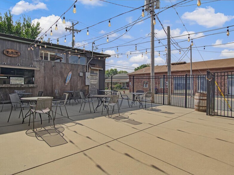 More Photos Of 200 N Main St, Dupo Specialty For Sale