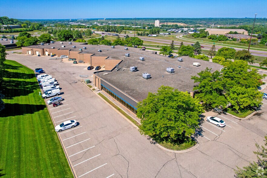 More Photos Of 401-429 W Travelers Trl, Burnsville Research And Development For Lease