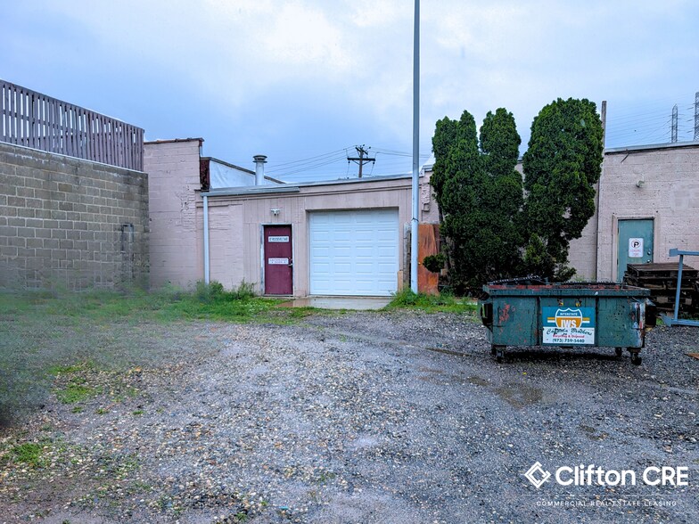 Primary Photo Of 83 Roosevelt Ave, Belleville Manufacturing For Lease