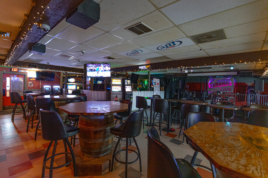 More Photos Of 1349 13th Ave SW, Great Falls Bar For Sale