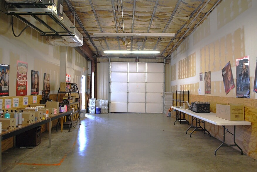 More Photos Of 979 Lovers Ln, Bowling Green Warehouse For Lease