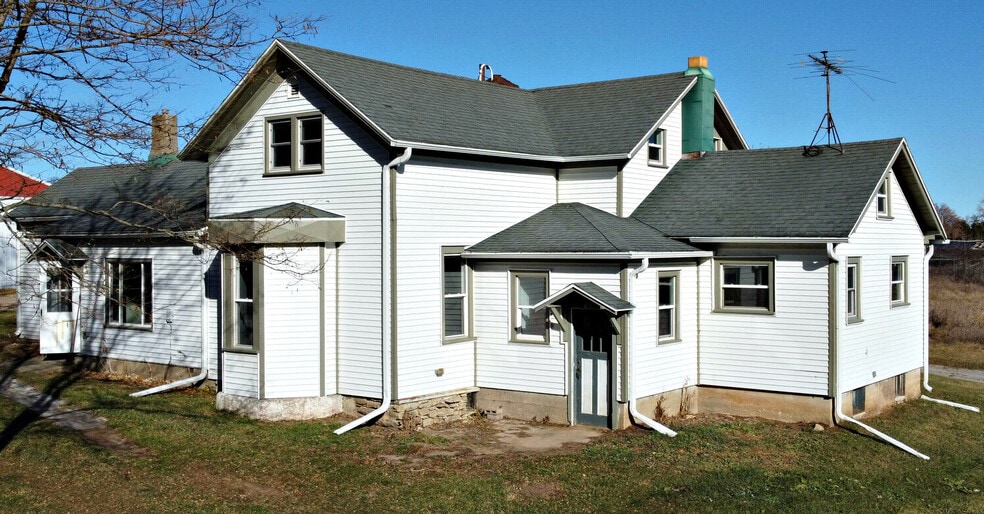 More Photos Of N2119 Bay de Noc Dr, Menominee Flex For Sale