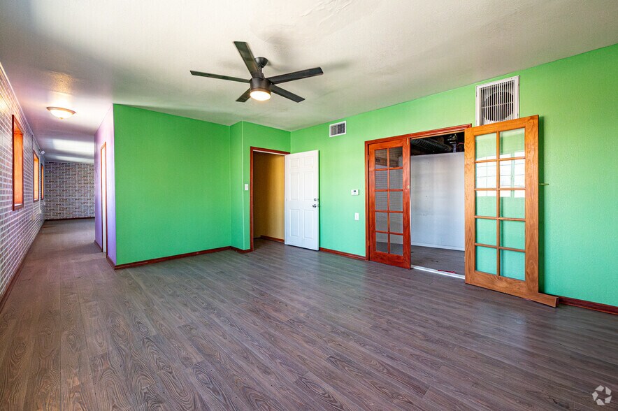 More Photos Of 540 S Crocker St, Los Angeles Industrial For Sale