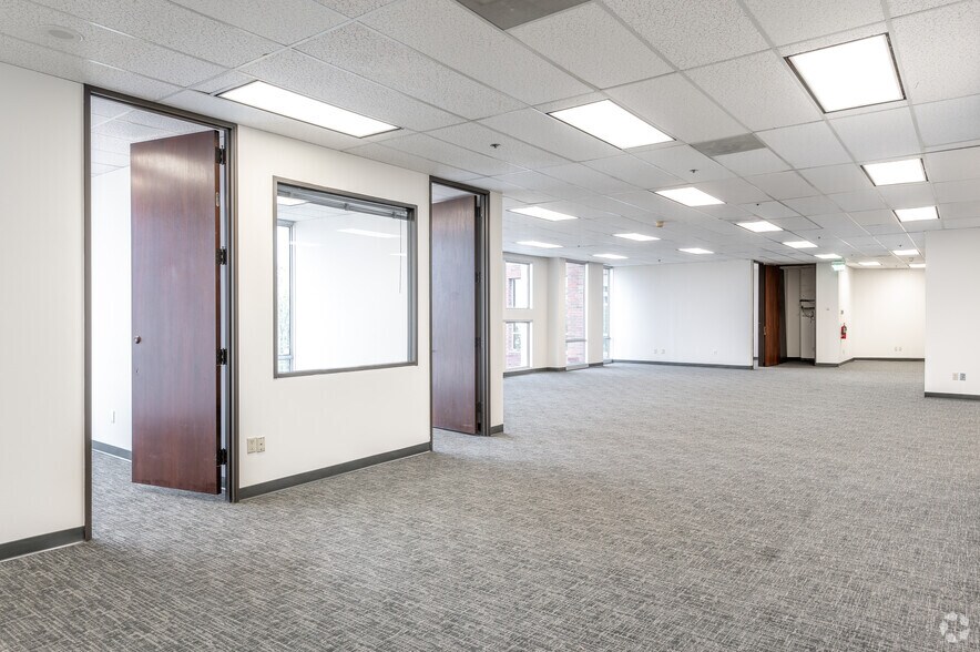 More Photos Of 9001-9003 Airport Fwy, North Richland Hills Office For Lease