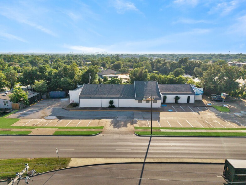 More Photos Of 9991 Marsh Ln, Dallas Medical For Lease