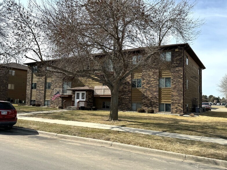 More Photos Of 2021 N Kimball St, Mitchell Apartments For Sale