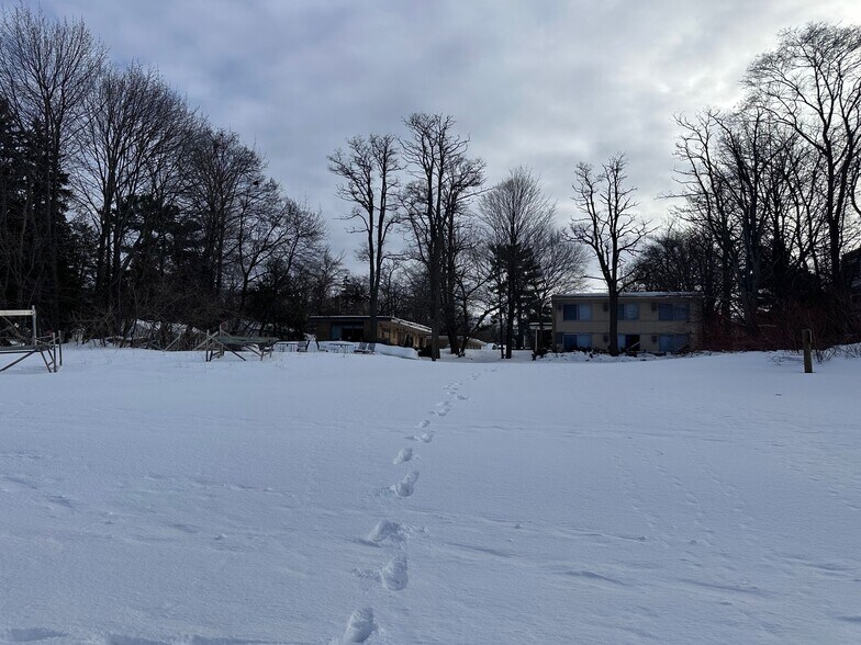 More Photos Of 841 E Front St, Traverse City Hotel For Sale