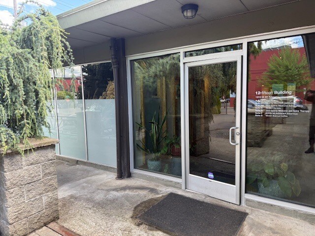 More Photos Of 1215 SE 8th Ave, Portland Service For Lease