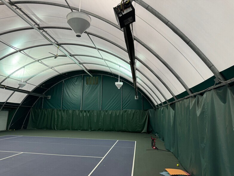 More Photos Of 80 Commercial Way, Springboro Sports And Entertainment For Sale