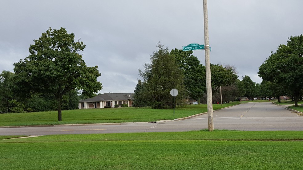 More Photos Of 290 E Congress Pky, Crystal Lake Land For Sale