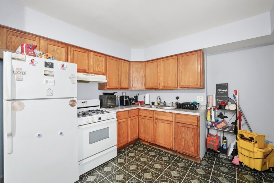 More Photos Of 1905-1913 Saint Charles Rd, Maywood Apartments For Sale