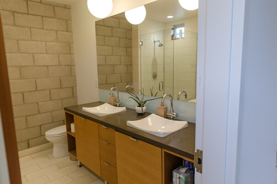 More Photos Of 3400 Cahuenga Blvd W, Los Angeles Loft Creative Space For Lease