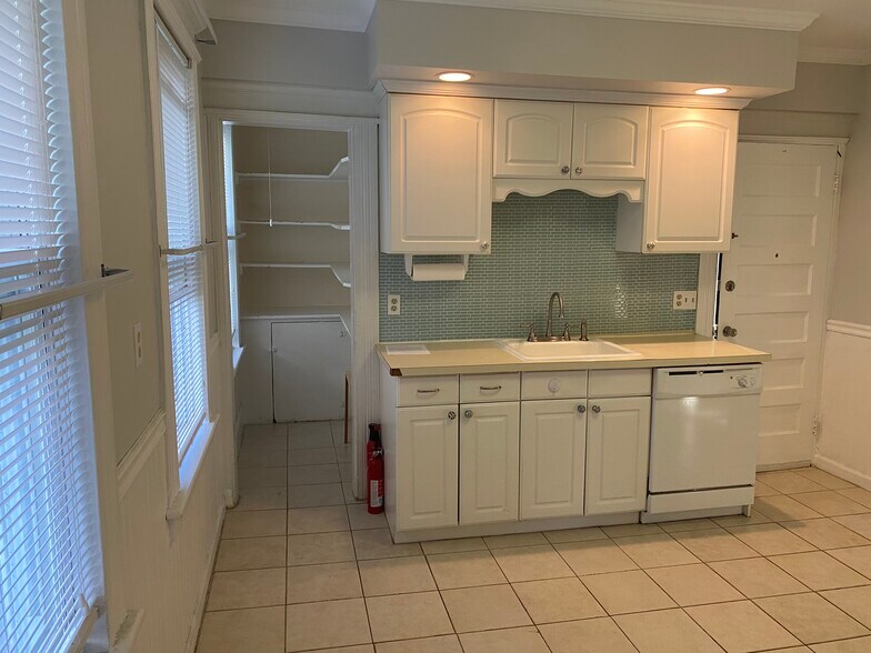 6501 Main St, Trumbull, CT 06611 Apartments For Sale