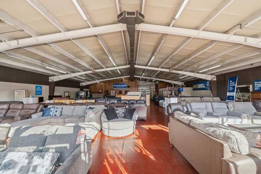 More Photos Of 606 Albert Pike Rd, Hot Springs National Park Freestanding For Sale