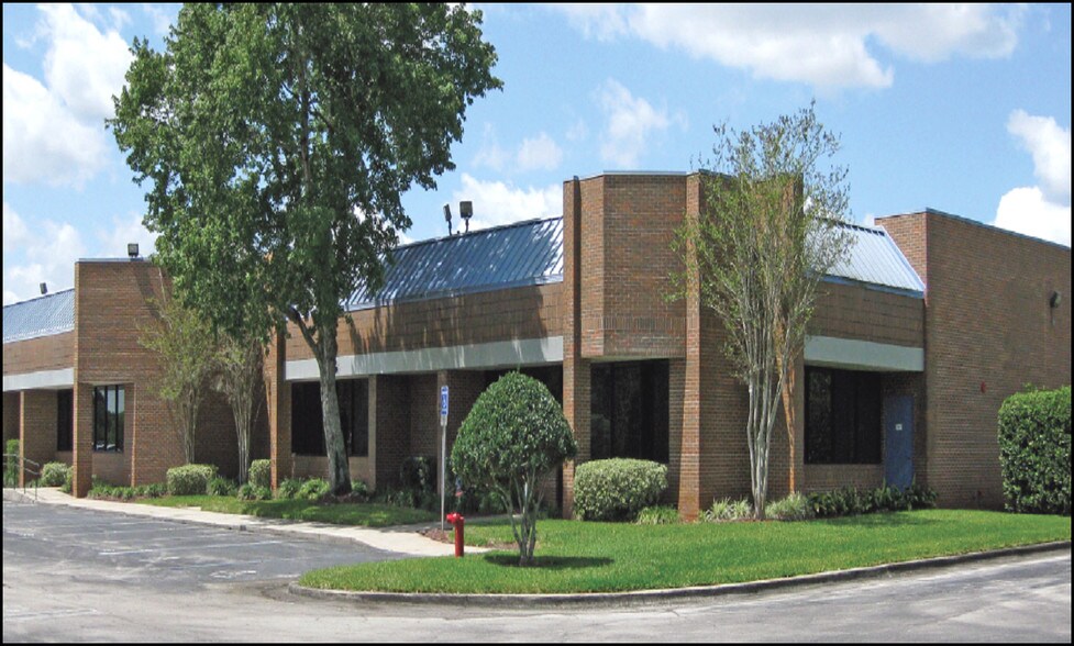 More Photos Of 925 S Semoran Blvd, Winter Park Unknown For Lease