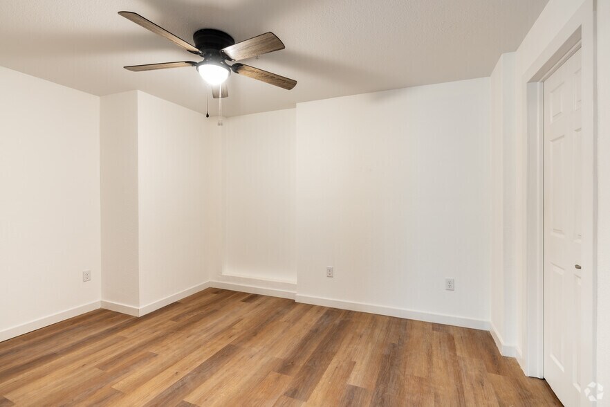 More Photos Of 1305 Washington Ave, Bay City Apartments For Sale