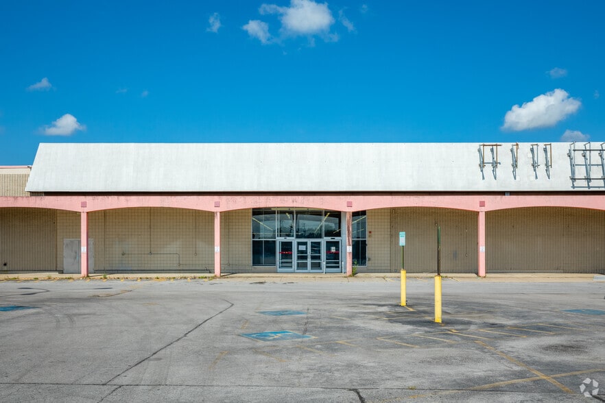 More Photos Of 530 Donelson Pike, Nashville Freestanding For Lease