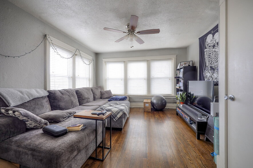 More Photos Of 4226-4228 Locust St, Kansas City Apartments For Sale